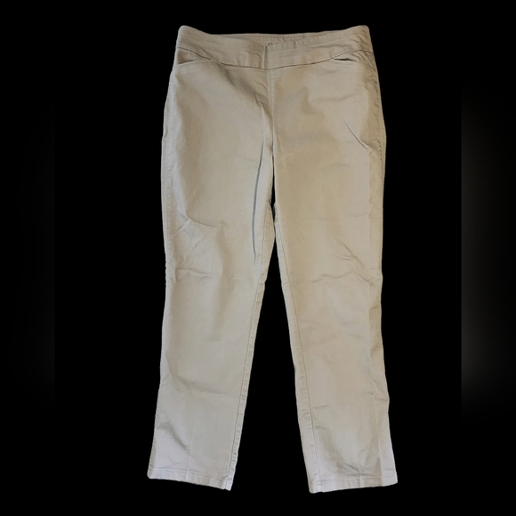Croft & Barrow Khaki Stretch Pants - Picture 1 of 3